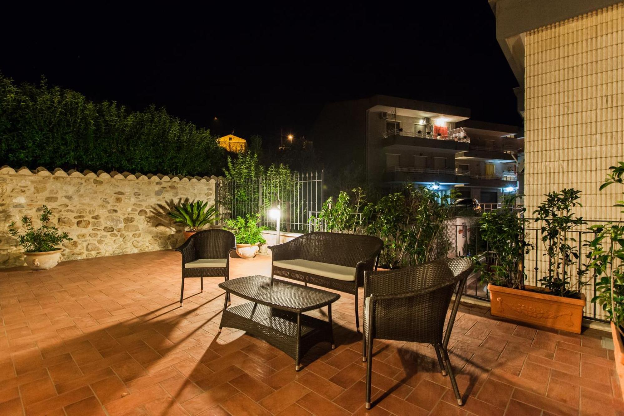 A Casa Nostra Residenza Di Charme Bed & Breakfast Candela Bagian luar foto
