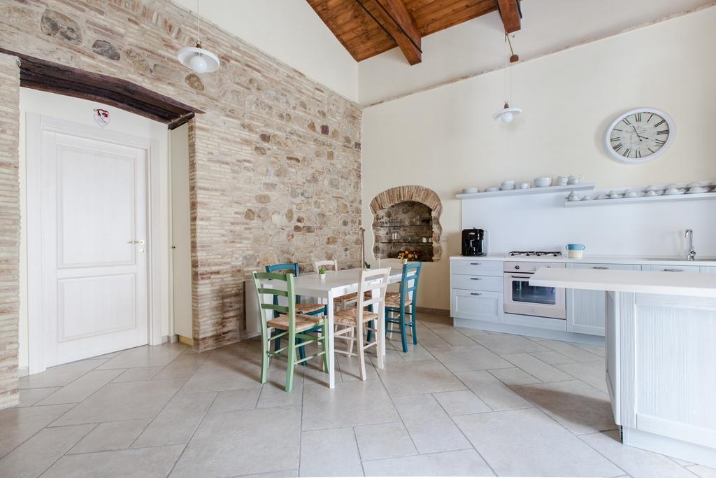 A Casa Nostra Residenza Di Charme Bed & Breakfast Candela Bagian luar foto