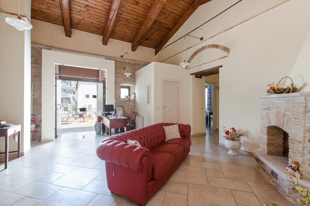 A Casa Nostra Residenza Di Charme Bed & Breakfast Candela Bagian luar foto