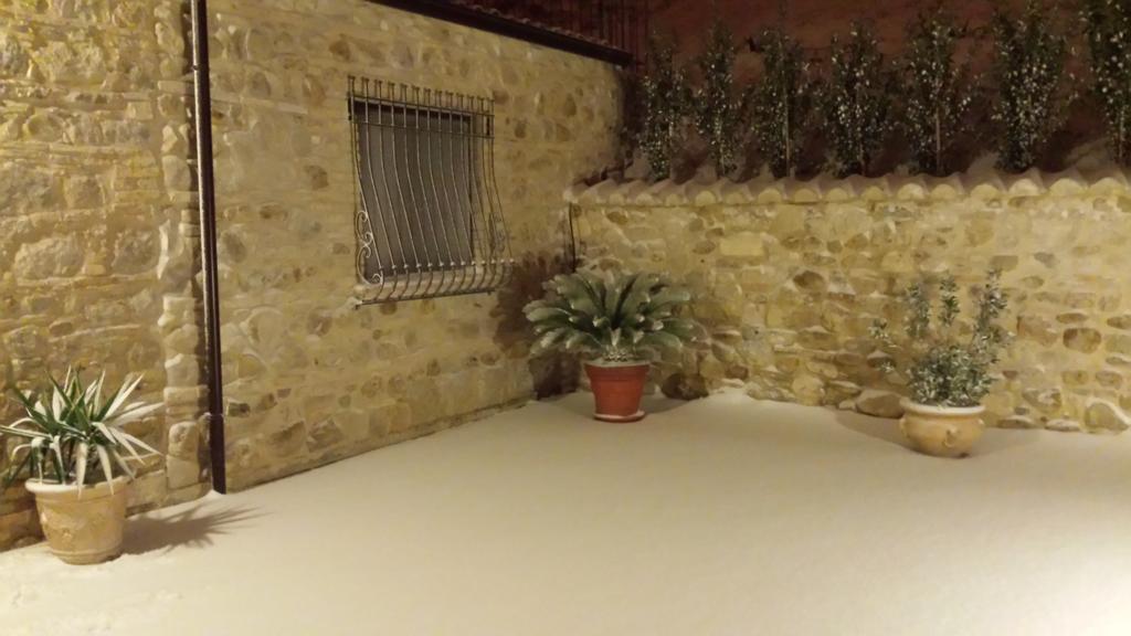 A Casa Nostra Residenza Di Charme Bed & Breakfast Candela Bagian luar foto