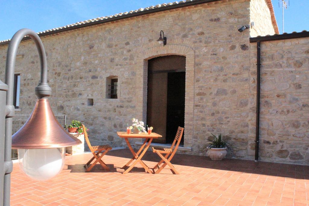 A Casa Nostra Residenza Di Charme Bed & Breakfast Candela Bagian luar foto