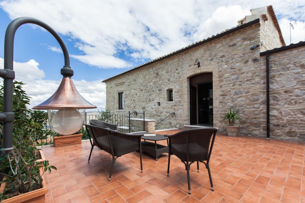A Casa Nostra Residenza Di Charme Bed & Breakfast Candela Bagian luar foto
